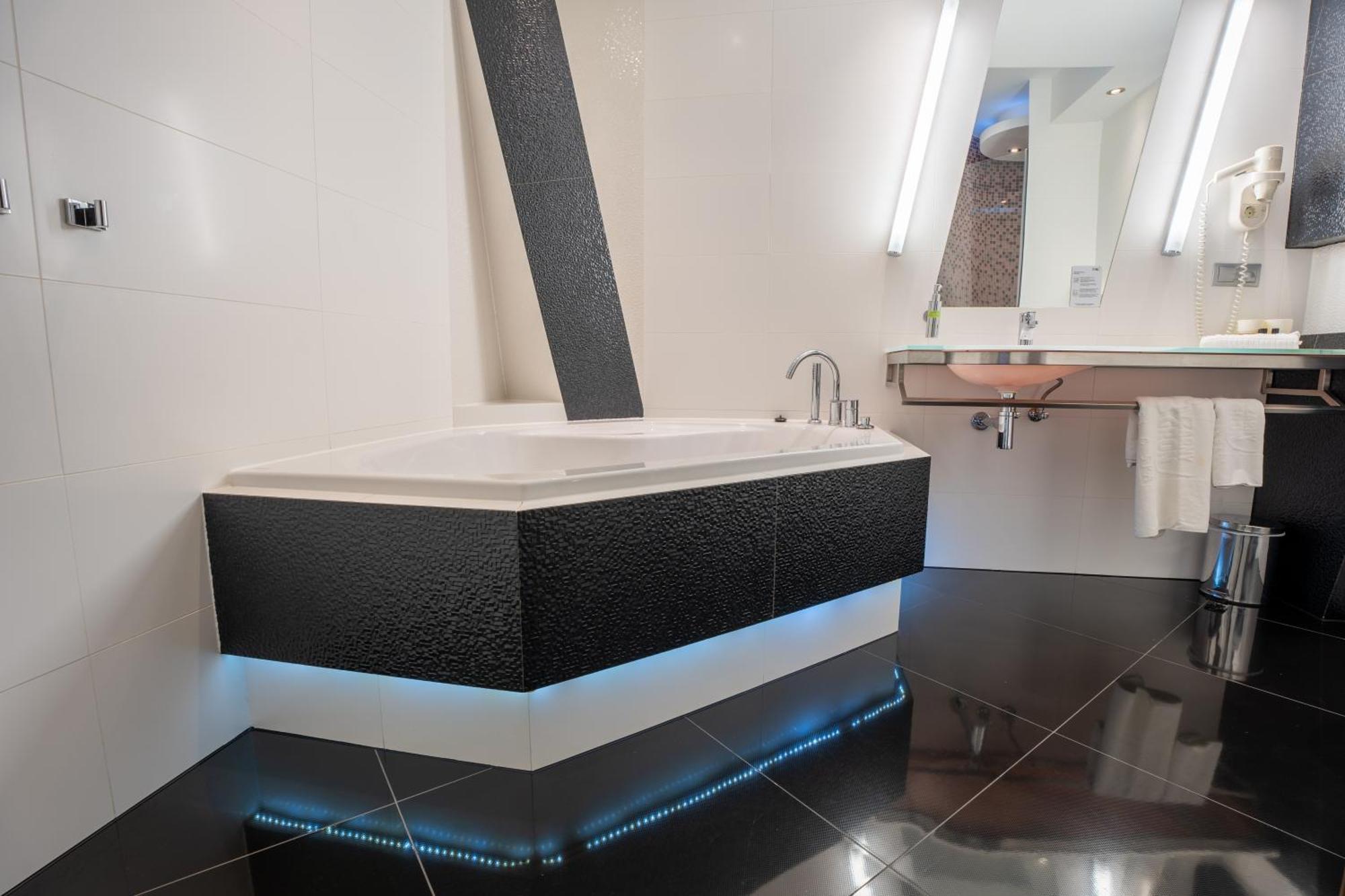 Hotel & Spa Czarny Gron Rzyki Εξωτερικό φωτογραφία