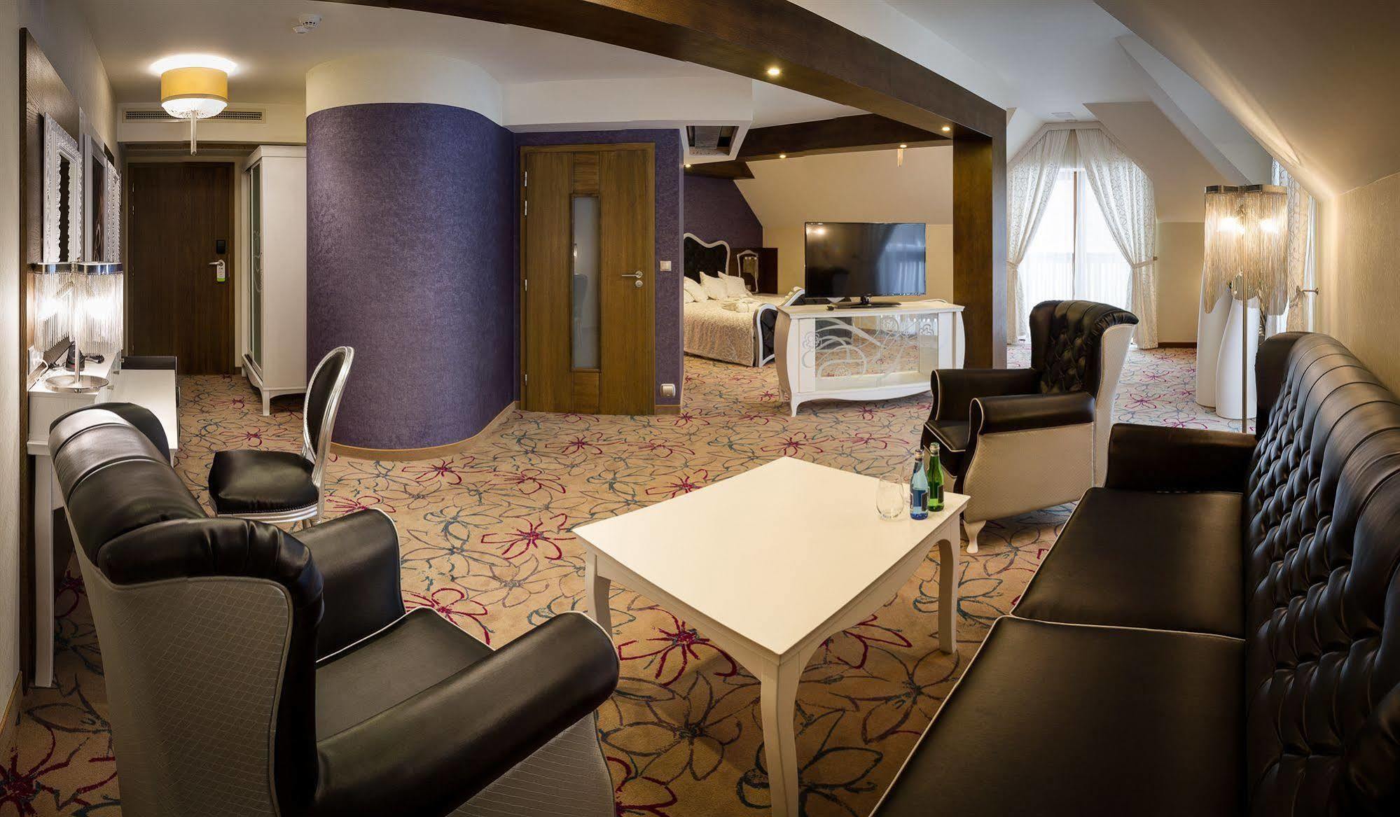Hotel & Spa Czarny Gron Rzyki Εξωτερικό φωτογραφία